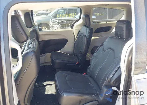 2018 Chrysler Pacifica Limited z USA, uszkodzony, nr VIN 2C4RC1GG5JR258190